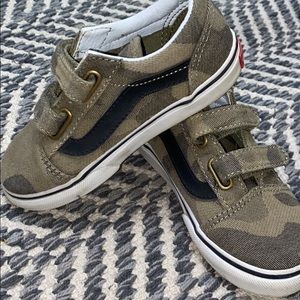 Toddler vans size 9 like new condition hardly worn